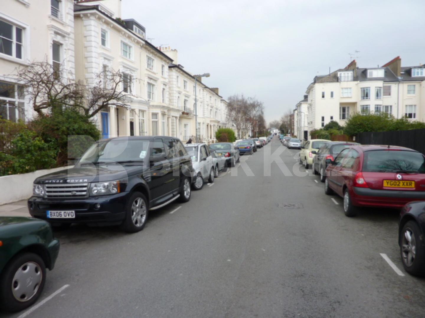 			FANTASTIC LARGE PROPERTY!, 2 Bedroom, 1 bath, 1 reception Ground Floor Flat			 Belsize Square, BELSIZE PARK